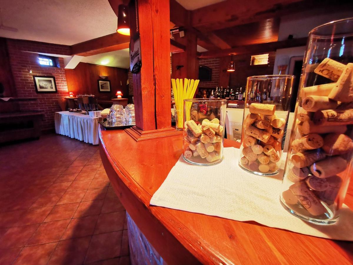 Hotel Ludmila Melnik Luaran gambar