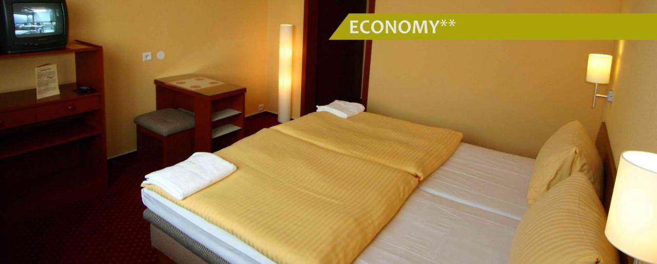 Hotel Ludmila Melnik Luaran gambar